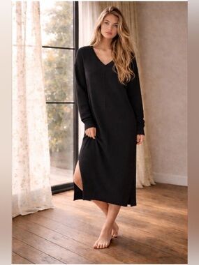 Madison The Label Black Knit
Midi Dress - XS